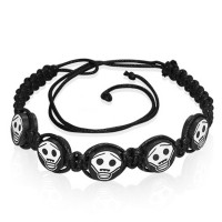 Bracelet with skulls macramé cord. Black