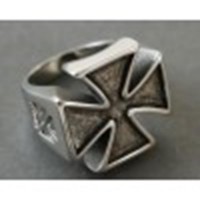 Steel ring: Gothic or Templar cross, 64,1 mm (20,7 mm Ø)